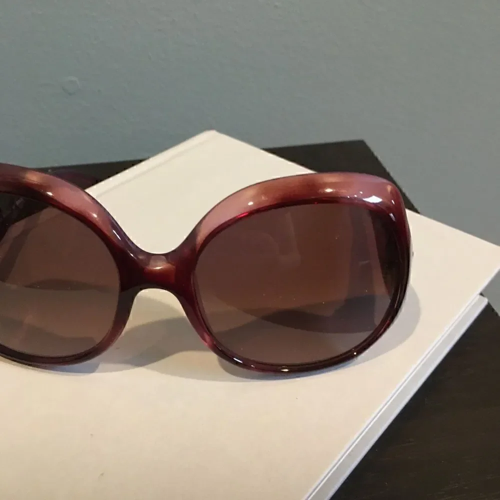 Authentic Fendi Purple/Brown Sunglasses ser FS5143
